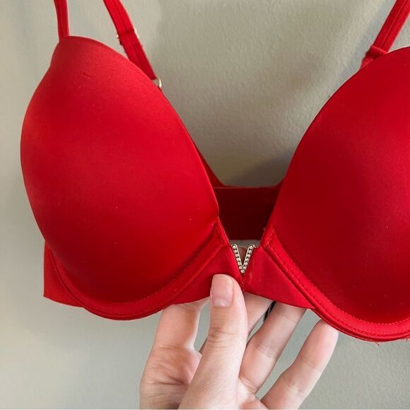 ✨ Victoria’s Secret Red Push-Up Bra 32DD - Picture 2 of 7